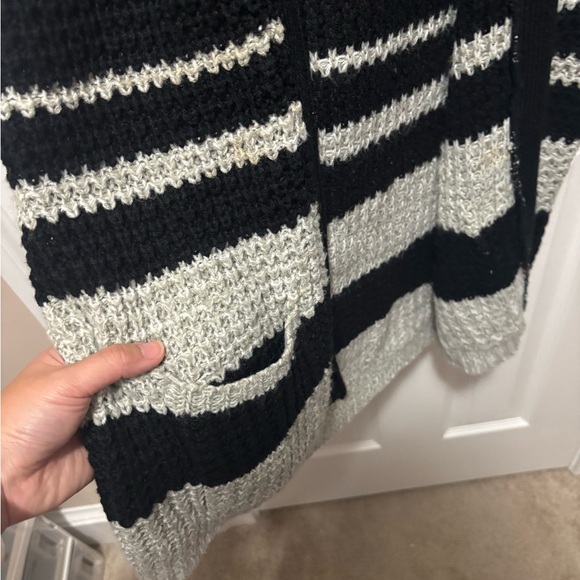 Over size knee length sweater - Picture 3 of 6